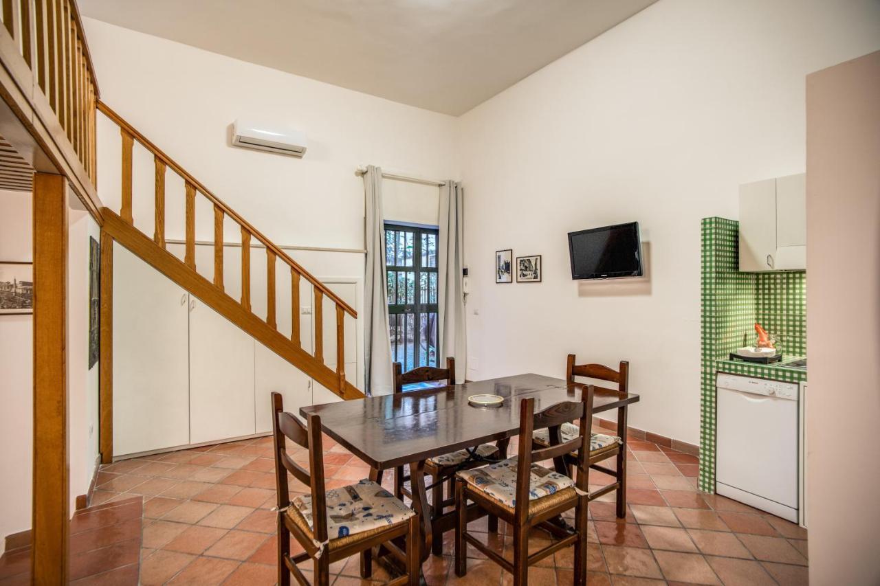 Le Case Di Andrea - Nel Cuore Di Trastevere Rom Exteriör bild